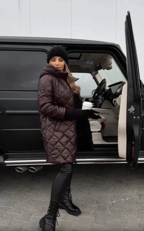 Bogna | Kapucnis steppelt pehelykabát